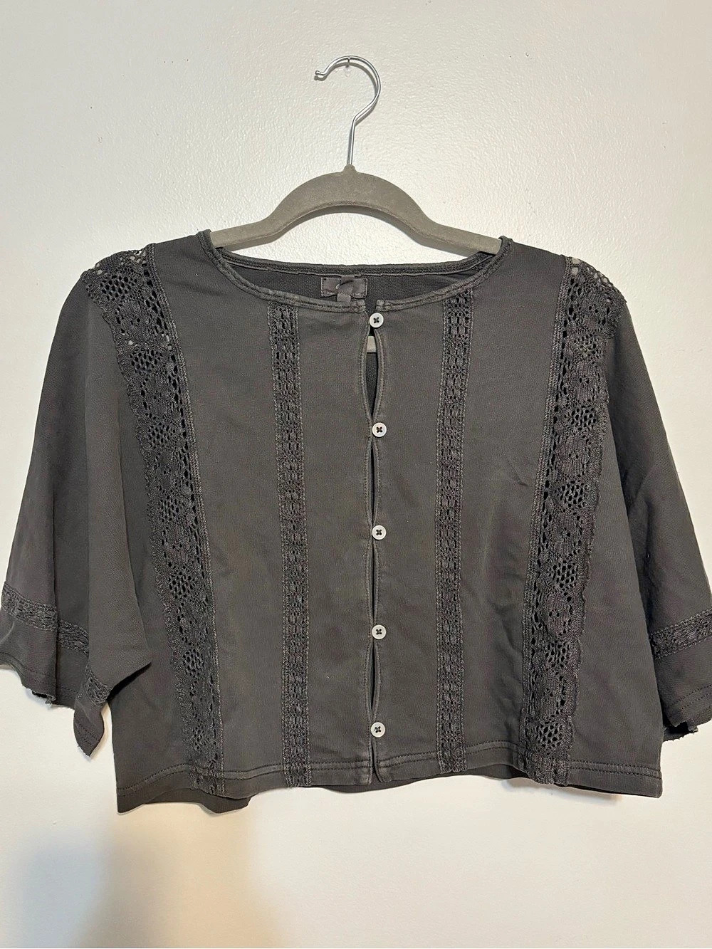 Aerie Crochet Detail Button Front Short Sleeve Cropped Cardigan in Gray